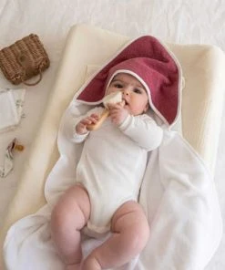 Cocoeko Cape De Bain Bébé Brodée Framboise -Bloom-boutique cape de bain bebe brodee framboise 2