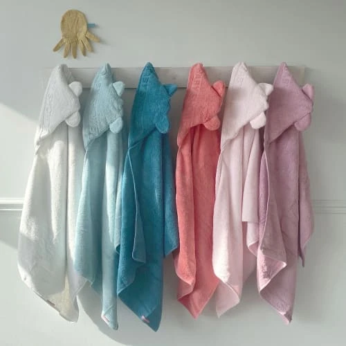 Little Crevette Cape De Bain Vert Céladon Coton Bio 60x120 Cm 4 Little Crevette Cape De Bain Vert Céladon Coton Bio 60x120 Cm – Image 4