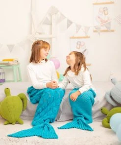 Crochetts Couverture En Tricot Bleu Sirène 60X90 Cm -Bloom-boutique couverture en tricot bleu sirene 60x90 cm 3