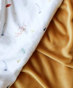 Trois Kilos Sept Couverture En Velours Cache-cache En Forêt (100 X 140 Cm) -Bloom-boutique couverture en velours cache cache en foret 100 x 140 cm 4