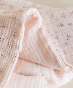 Gabrielle Paris Couverture Légère En Gaze De Coton Bio à Motifs Rose -Bloom-boutique couverture legere en gaze de coton bio a motifs rose 5