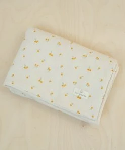 Gabrielle Paris Couverture Ouatinée En Gaze De Coton Bio à Motifs Jaune -Bloom-boutique couverture ouatinee en gaze de coton bio a motifs jaune 3