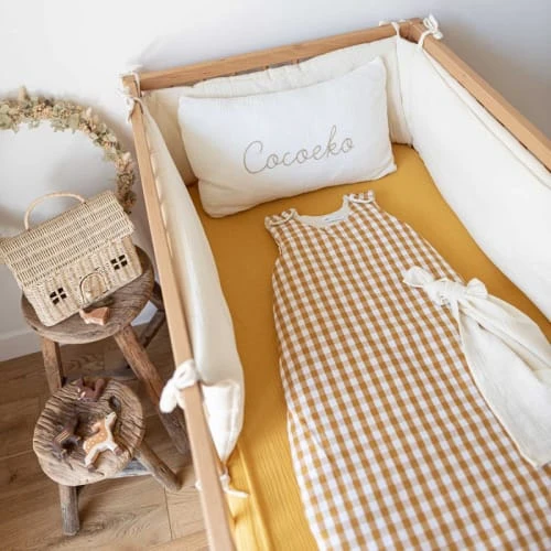 Cocoeko Drap Housse Gaze De Coton Moutarde (70 X 140 Cm) 2 Cocoeko Drap Housse Gaze De Coton Moutarde (70 X 140 Cm) – Image 2