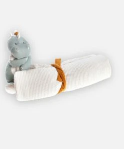 Noukie's Ma Première Couverture Stegi En Mousseline, Beige/eucalyptus -Bloom-boutique ma premiere couverture stegi en mousseline beige eucalyptus 2