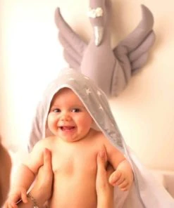 SEVIRA KIDS Sortie De Bain XXL En Bambou Avec Capuche 100 X 100cm 10 SEVIRA KIDS Sortie De Bain XXL En Bambou Avec Capuche 100 X 100cm -Bloom-boutique sortie de bain xxl en bambou avec capuche 100 x 100cm 4